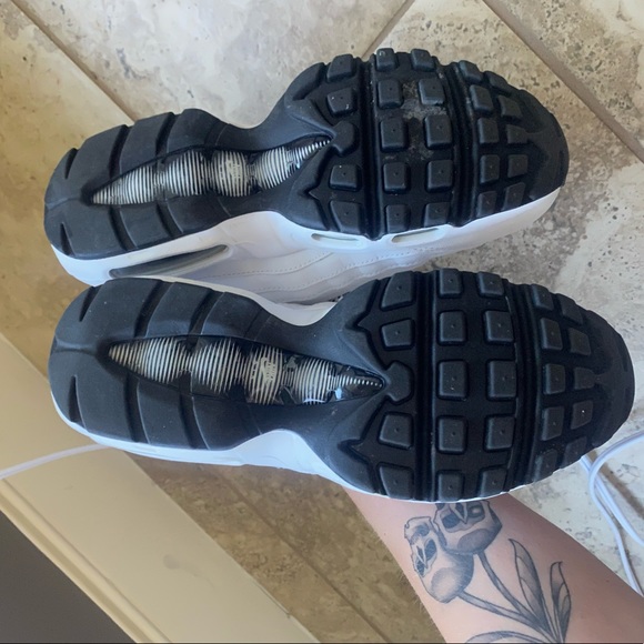 The Nike Air Max ‘95 sneaker - Picture 2 of 9